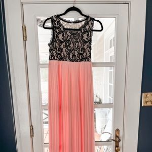 Beautiful maternity dress